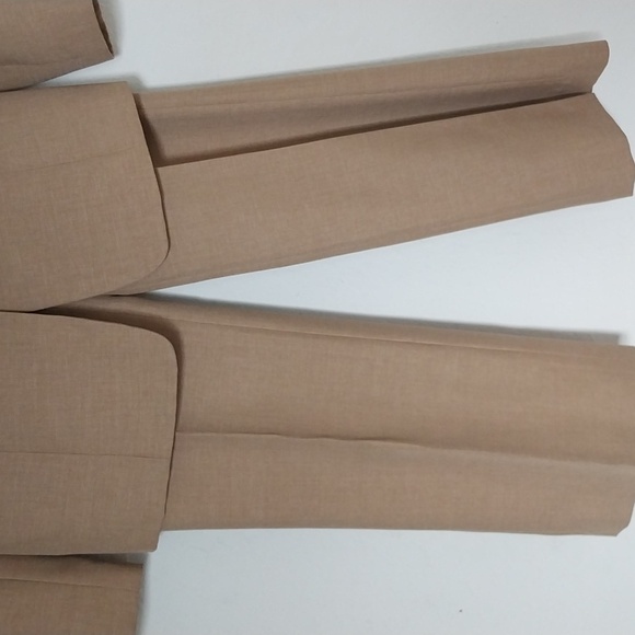 NINE WEST Pant Suit Wide Straight Leg CAMEL One Lapel Ruffle Classy Lady Size 8 - Picture 14 of 16